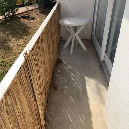 Tivoli La Tour 公寓 *