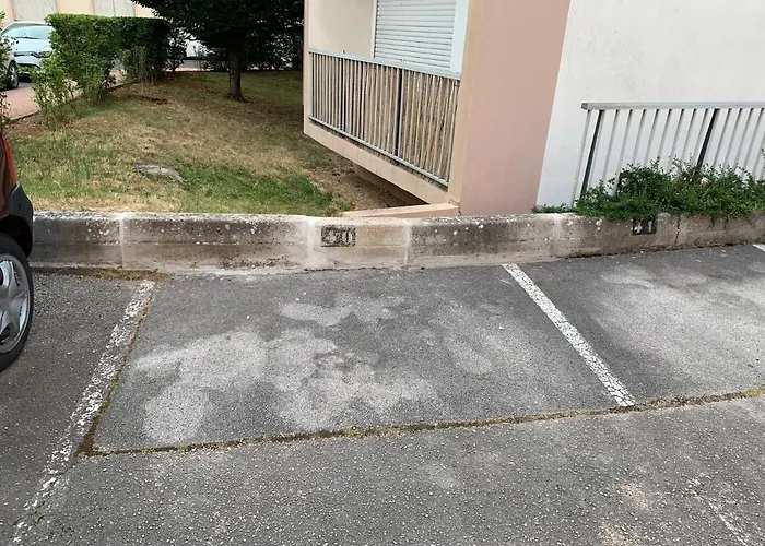 アパート Tivoli La Tour ディジョン